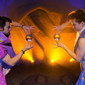 Шоу контактное жонглирование