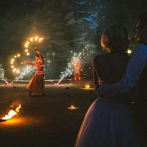 Представление с огнём на свадьбу